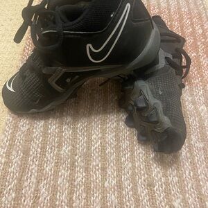 Boy’s Nike Alpha Menace Shark Wide GS Black Iron Football Cleats